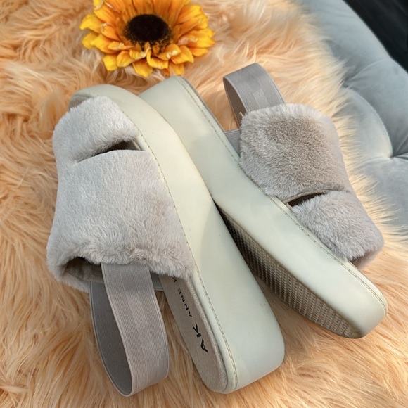 Anne Klein Faux Fur Slingback Platform Sandals Cream Sz 9 45% OFF - Picture 3 of 9